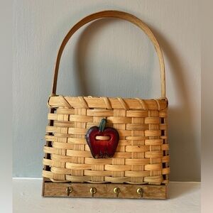 Vintage Splitwood Woven hanging storage basket/key holder w/ apple motif